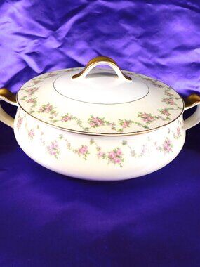 Thun Covered Casserole Dish in Rosemary # 22638